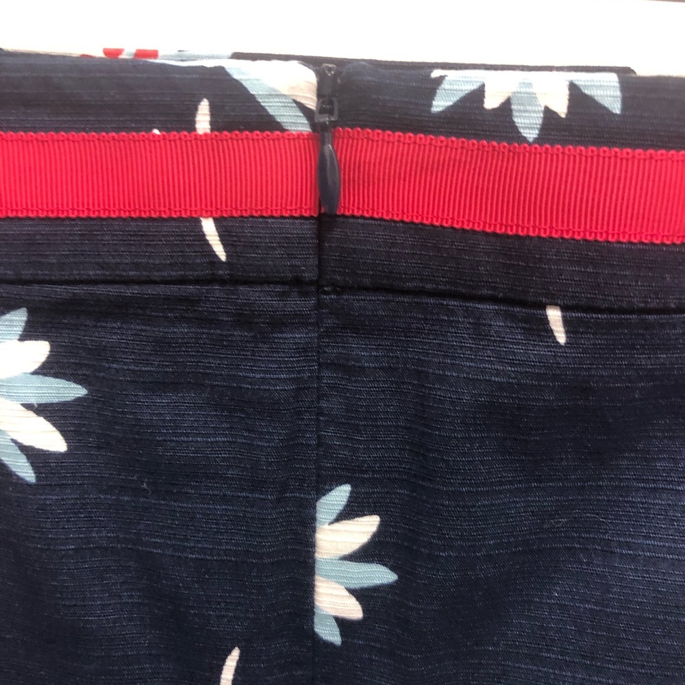 Boden Navy Floral Skirt - Picture 7 of 12